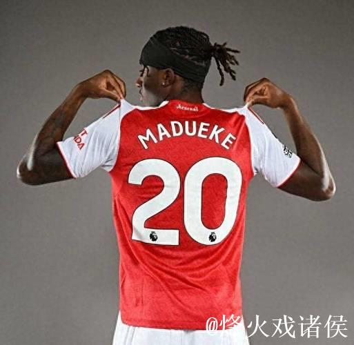 马杜埃凯阿森纳欧冠首秀连入三球,为枪手再添辉煌 马杜埃凯阿森纳欧冠首秀连入三球,为枪手再添辉煌